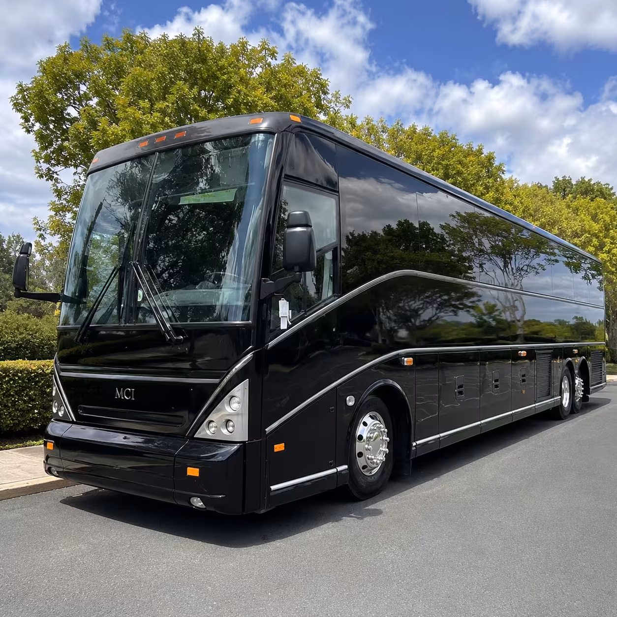 corporate event charter bus rentals in troy michigan