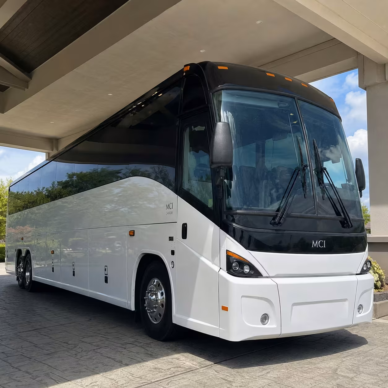 troy charter bus rentals to detroit metro airport dtw